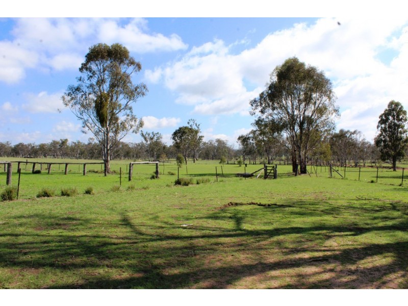 143 Old Stanthorpe Rd, Morgan Park QLD 4370