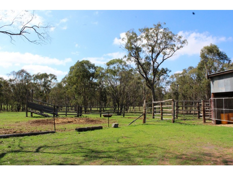 143 Old Stanthorpe Rd, Morgan Park QLD 4370