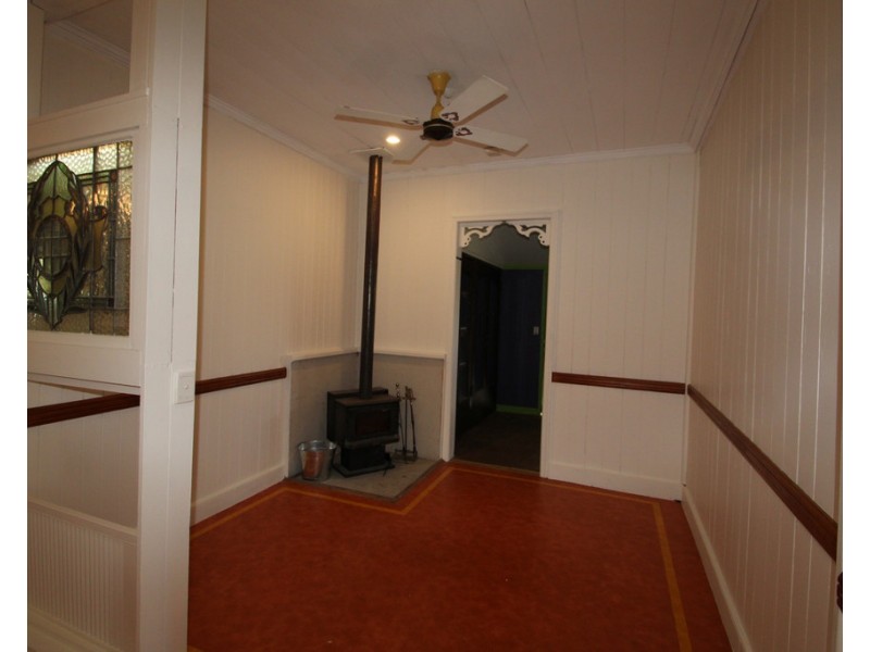 21 Myrtle Ave, Warwick QLD 4370