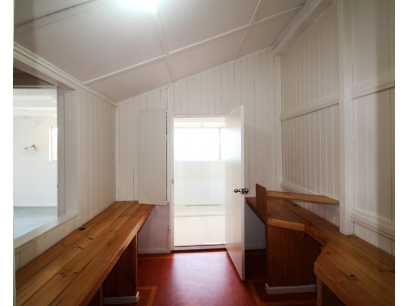 21 Myrtle Ave, Warwick QLD 4370