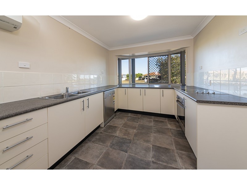 3/2 Willow St, Warwick QLD 4370