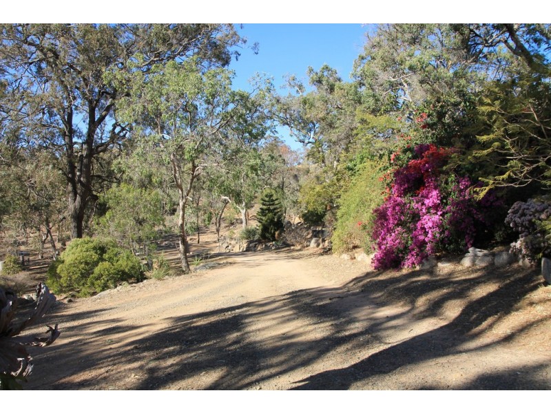 21153 New England Hwy, The Glen QLD 4370