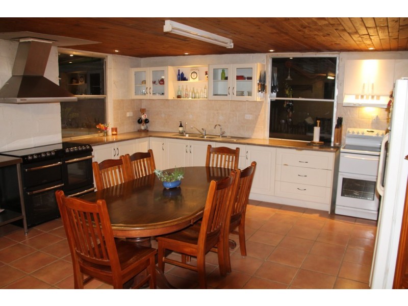 21153 New England Hwy, The Glen QLD 4370