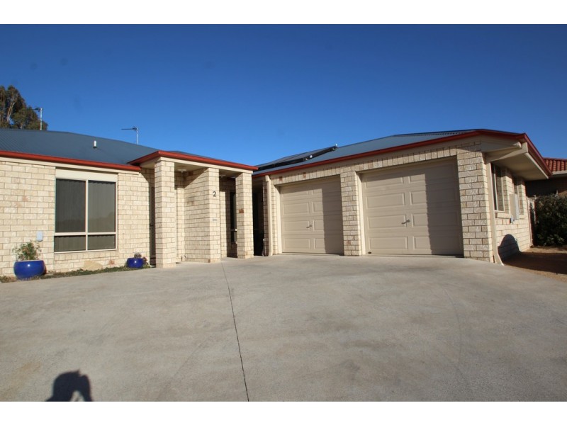 2/2 Rose Lea Court, Warwick QLD 4370