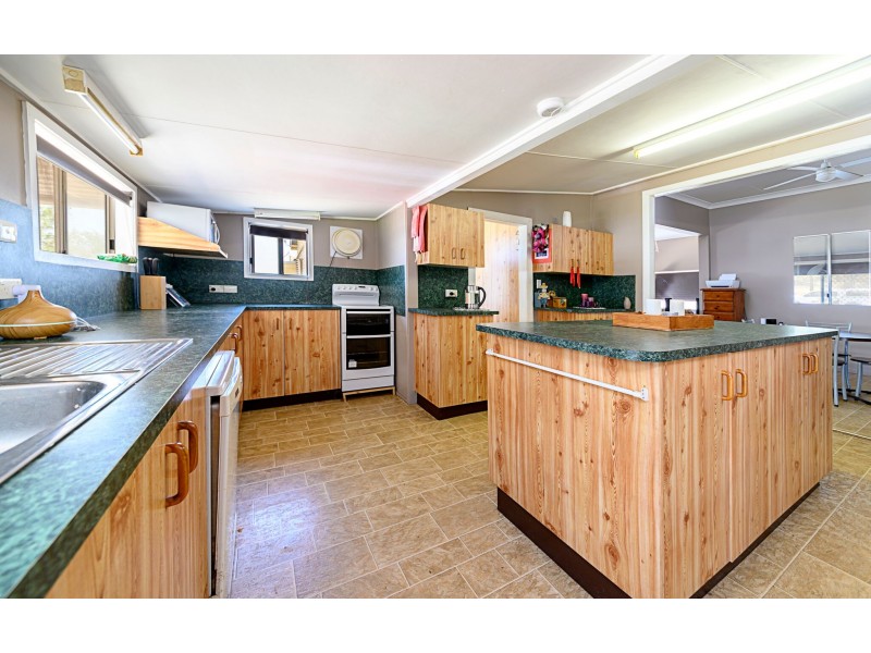 36 Glen Rd, Warwick QLD 4370