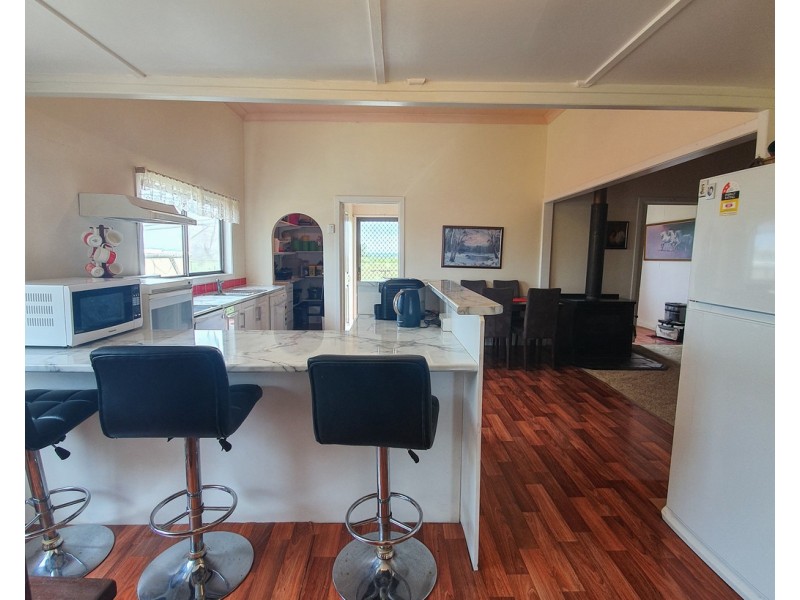1424 Junabee Rd, Junabee QLD 4370