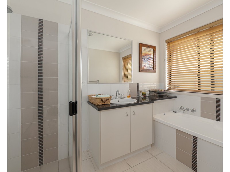 25 Iceberg Crt, Warwick QLD 4370