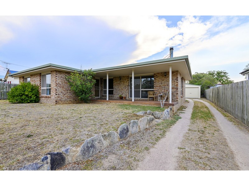 25 Gore St, Warwick QLD 4370