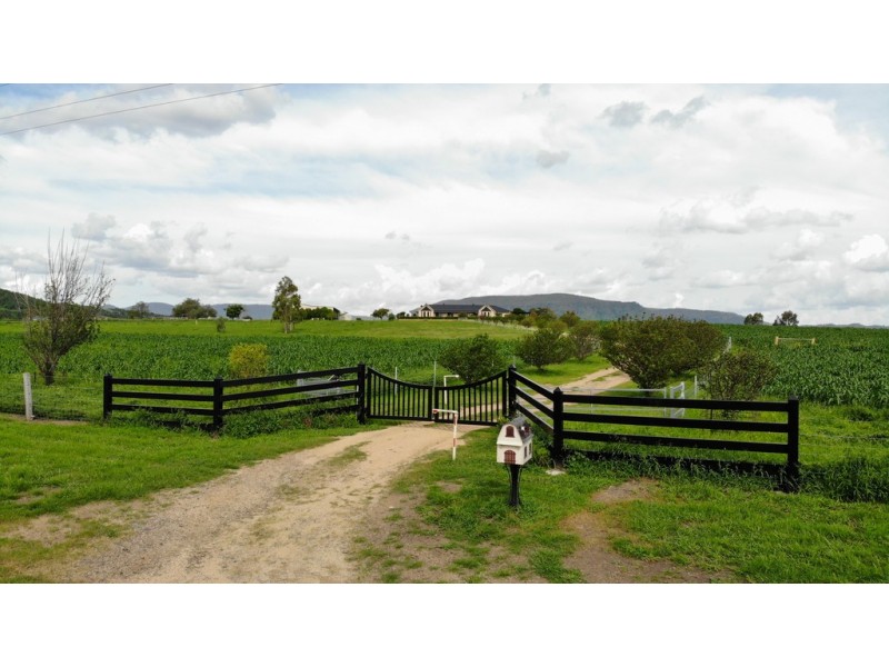 42 Careys Rd, Emu Vale QLD 4371