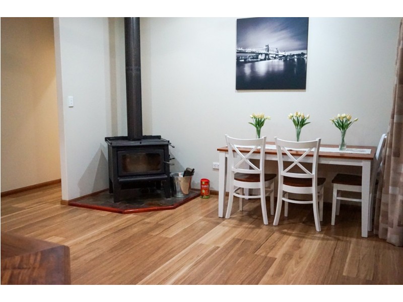 42 Careys Rd, Emu Vale QLD 4371