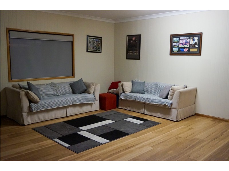 42 Careys Rd, Emu Vale QLD 4371