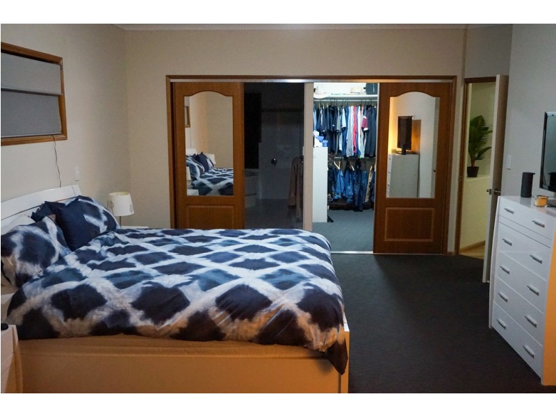 42 Careys Rd, Emu Vale QLD 4371