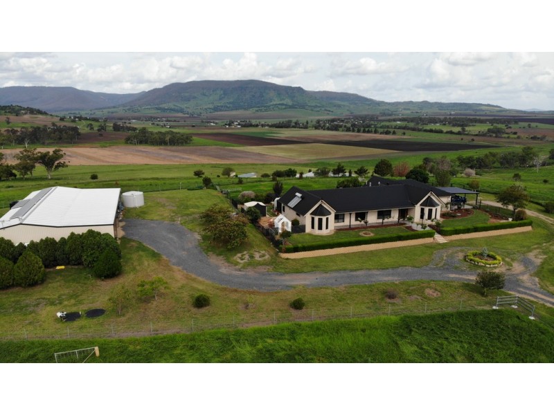 42 Careys Rd, Emu Vale QLD 4371