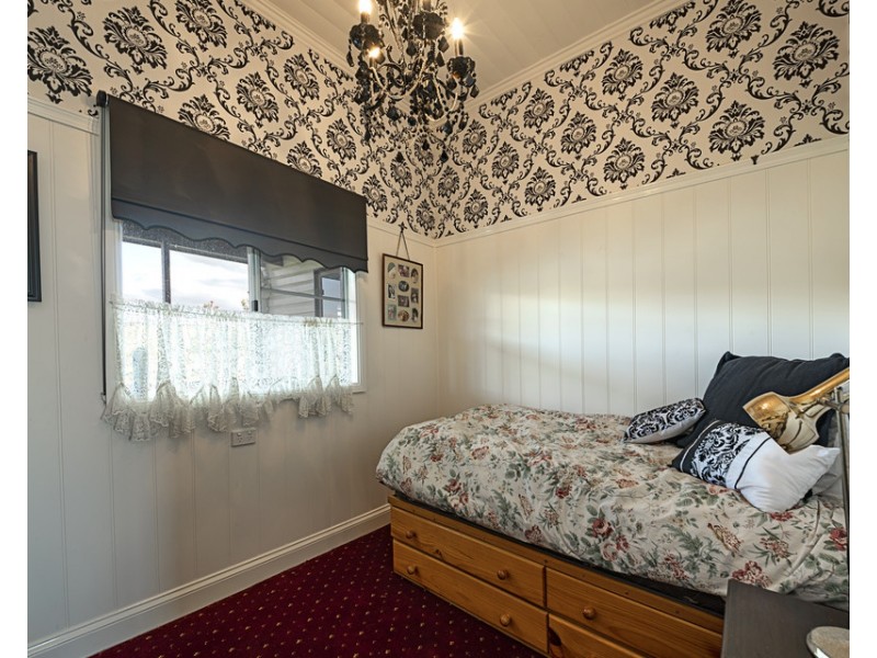 56 Cedar St, Killarney QLD 4373