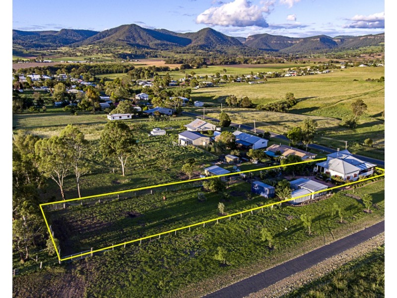 56 Cedar St, Killarney QLD 4373