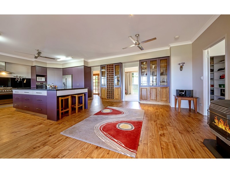 6 Careys Rd, Emu Vale QLD 4371