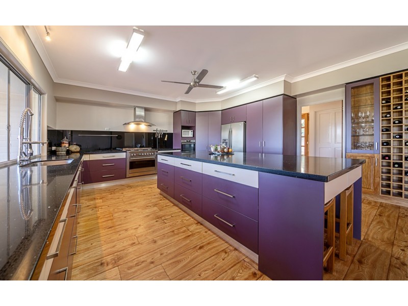 6 Careys Rd, Emu Vale QLD 4371