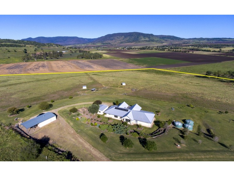 6 Careys Rd, Emu Vale QLD 4371