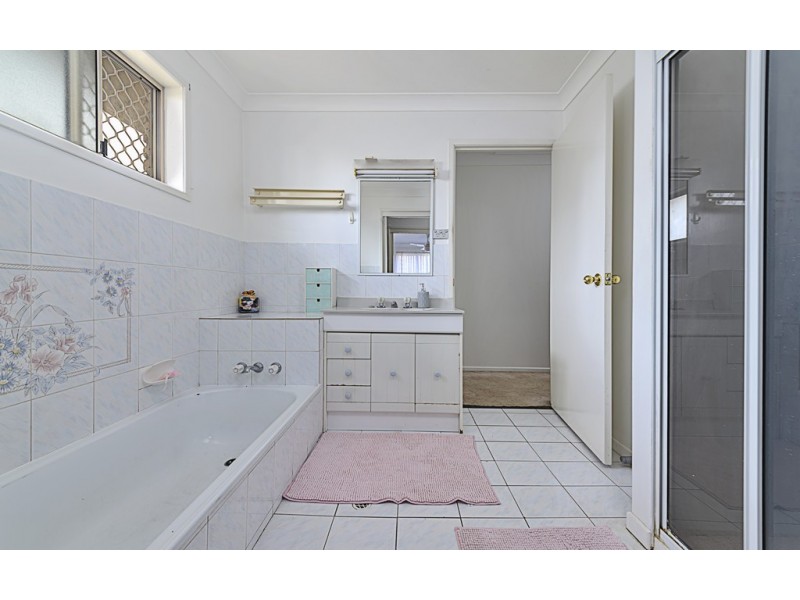 25 Gore St, Warwick QLD 4370