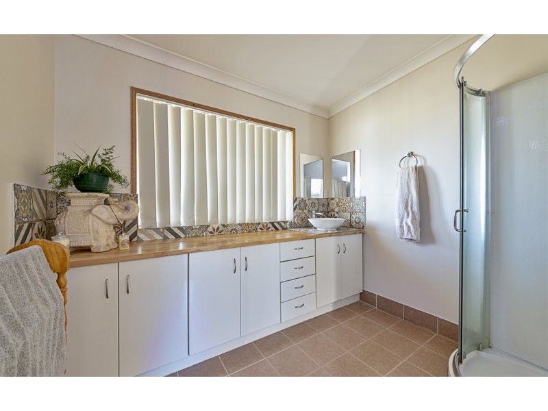 80 Hendon Deuchar Rd, Deuchar QLD 4362