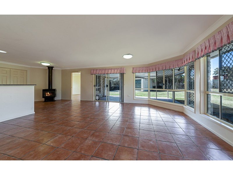 8 Nicklaus Place, Warwick QLD 4370