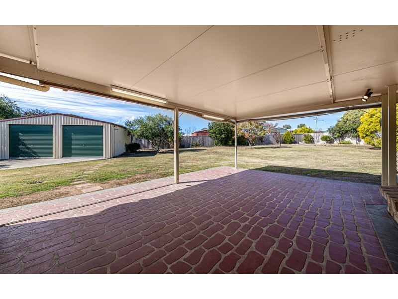 8 Nicklaus Place, Warwick QLD 4370