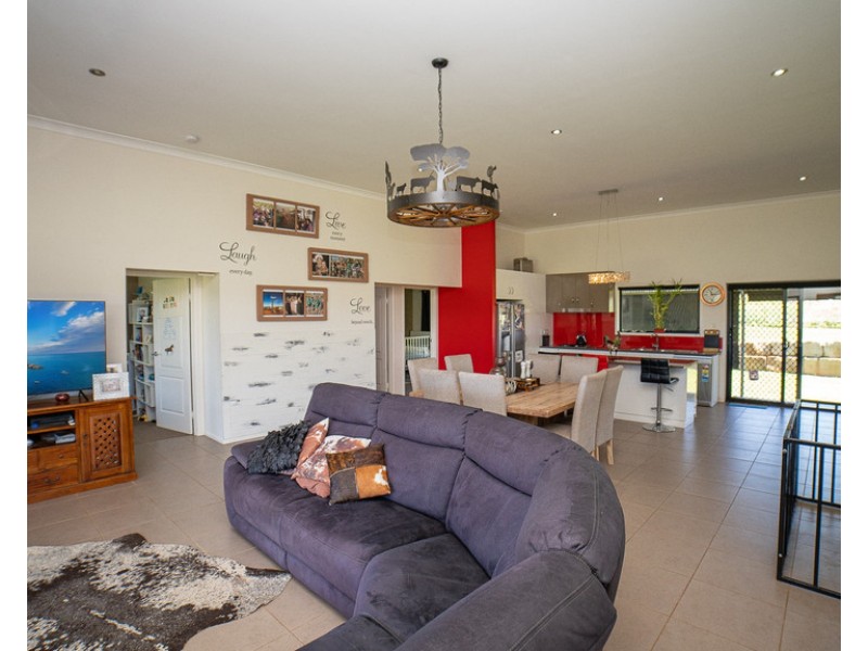 286/43 Hoey Road, Spring Creek QLD 4361