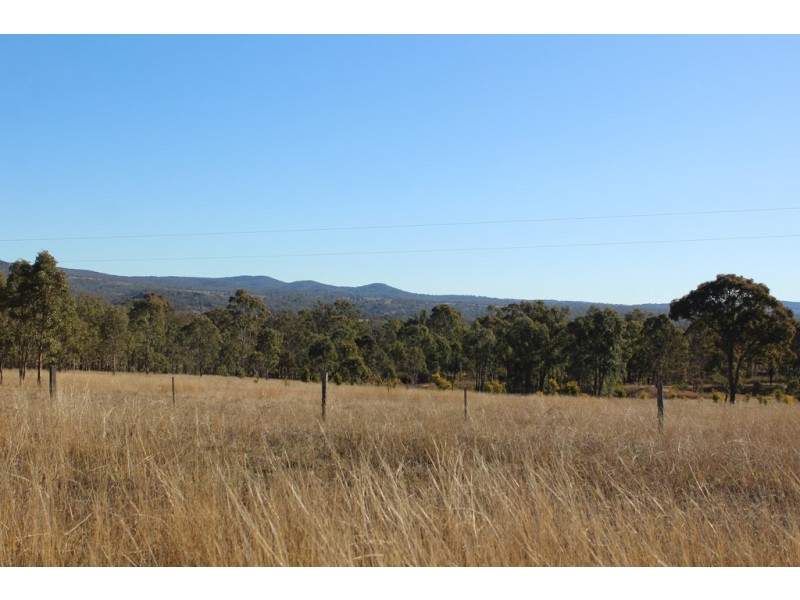 47 Woods Rd, Elbow Valley QLD 4370