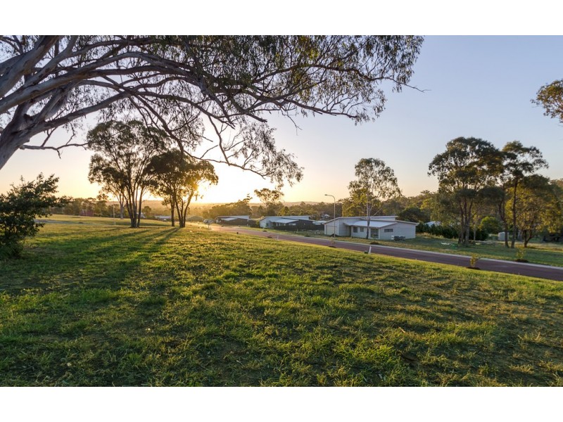 8 Natasha Drive, Warwick QLD 4370