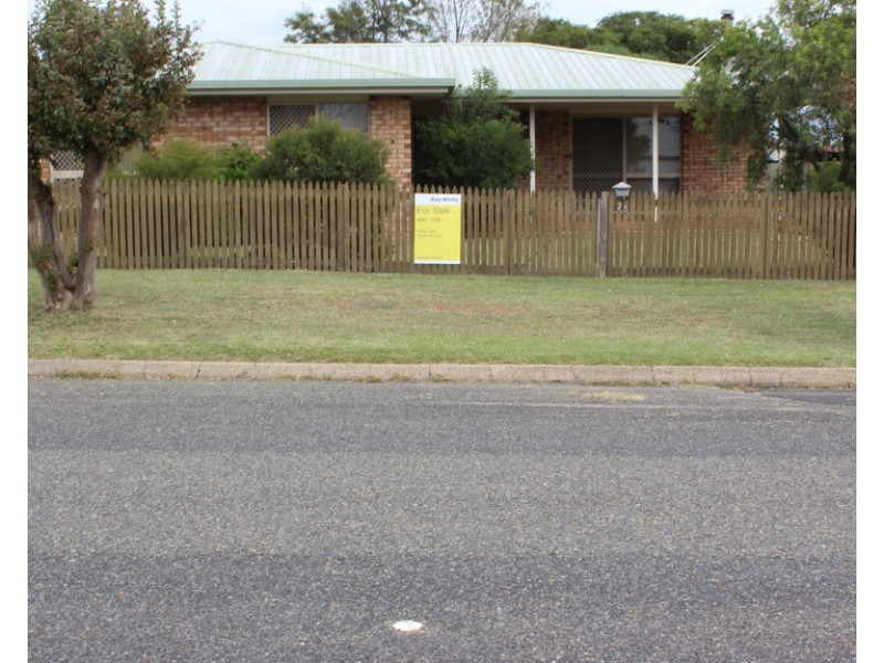 25 Gore St, Warwick QLD 4370