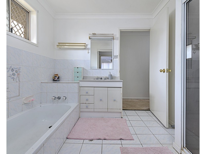 25 Gore St, Warwick QLD 4370