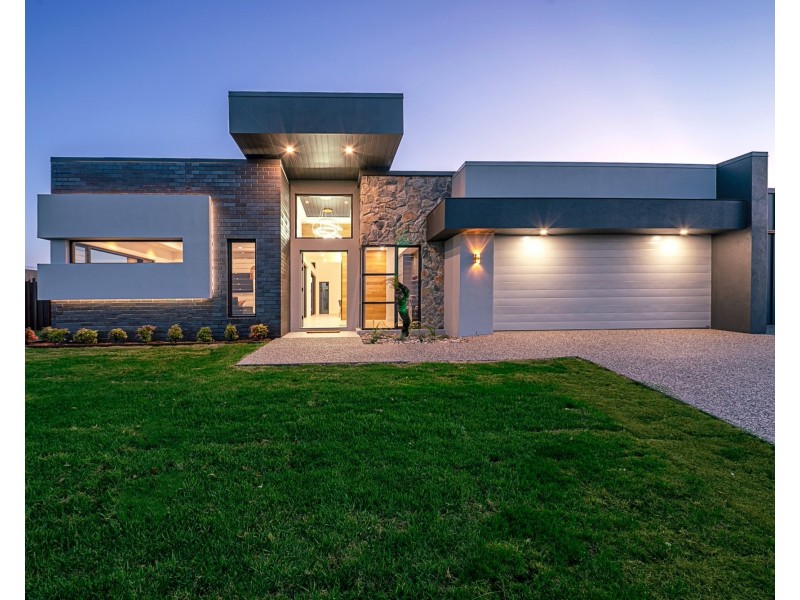 66 Doncaster Drive, Rosenthal Heights QLD 4370