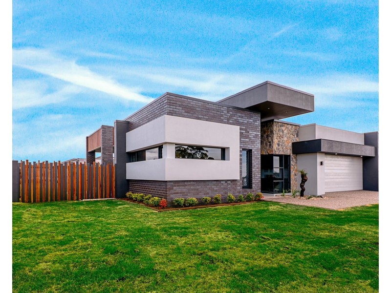 66 Doncaster Drive, Rosenthal Heights QLD 4370