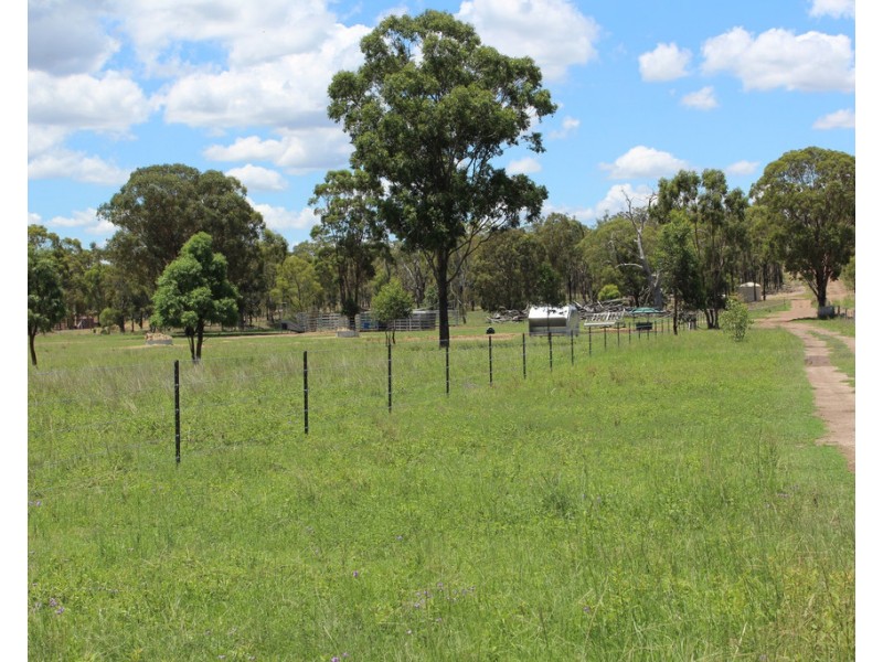 22 Woodford Drv, Cunningham QLD 4370