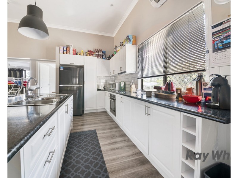 22 Woodford Drv, Cunningham QLD 4370