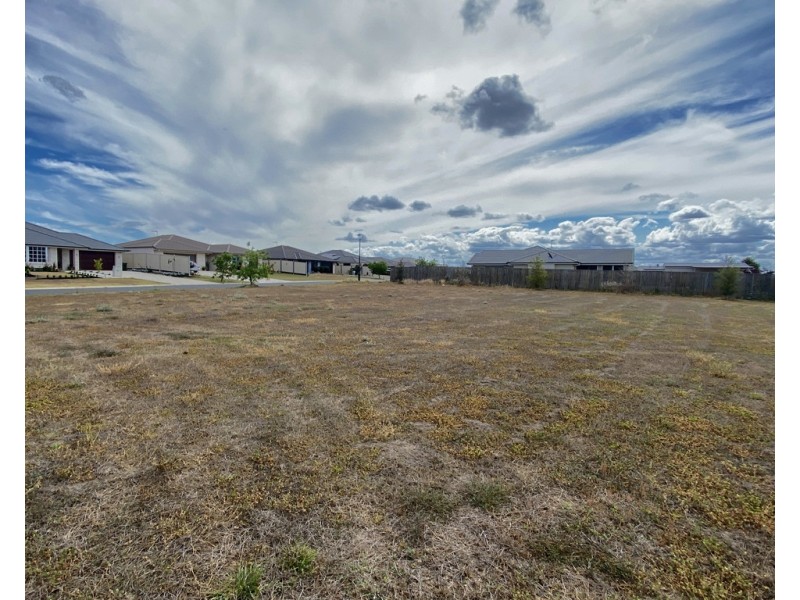 22 Lakeview Avenue, Rosenthal Heights QLD 4370