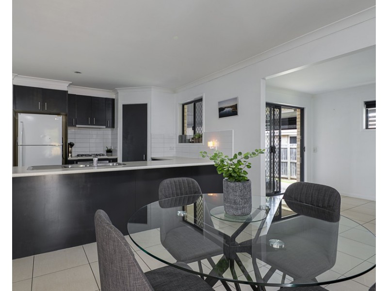 14 Capital Drv, Rosenthal Heights QLD 4370