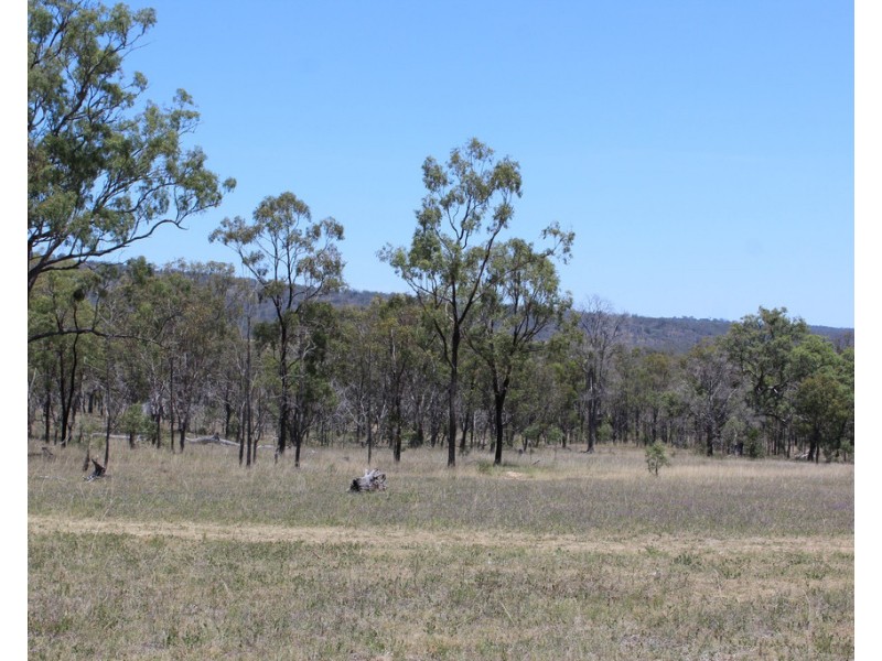 21035 New England Hwy, The Glen QLD 4370