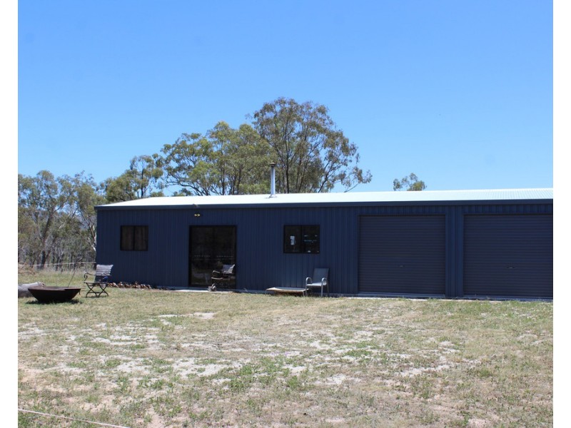 21035 New England Hwy, The Glen QLD 4370