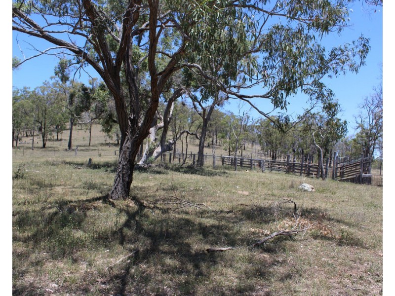 21035 New England Hwy, The Glen QLD 4370