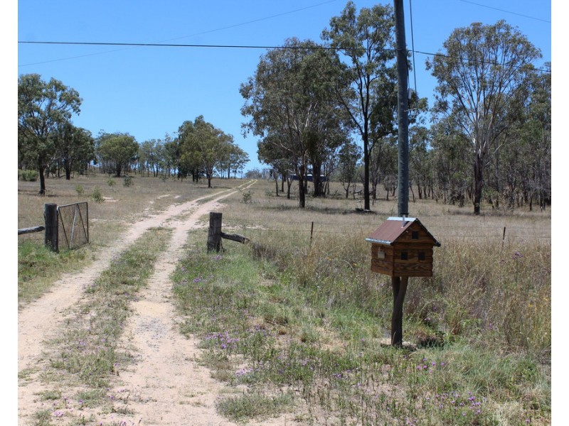 21035 New England Hwy, The Glen QLD 4370