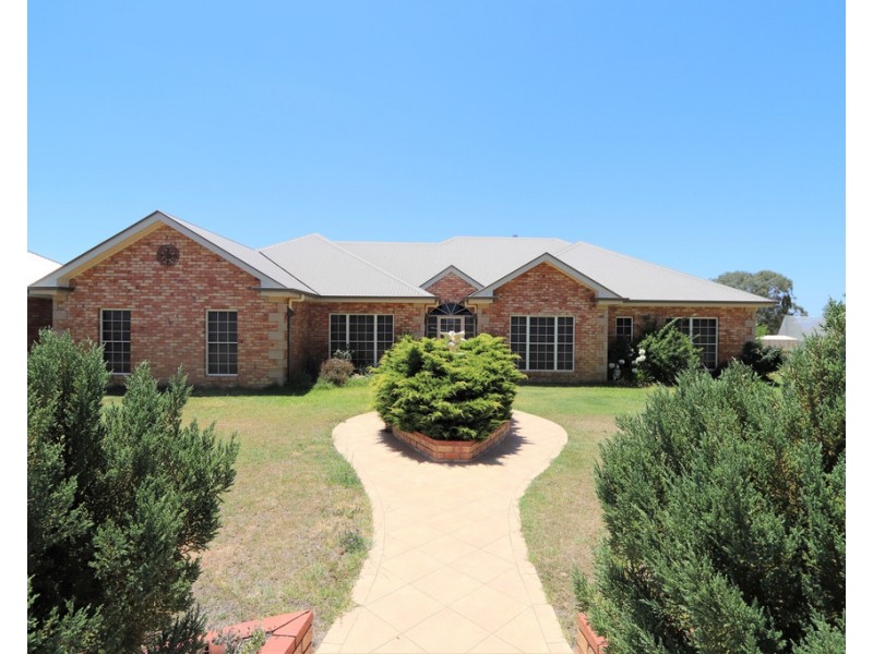 452 Glenvale Rd, Leslie Dam QLD 4370