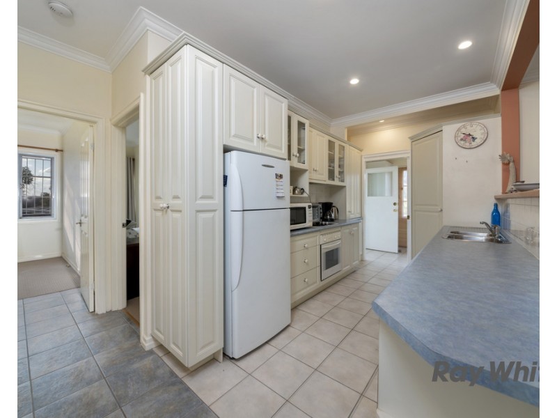 18 Roach St, Mount Colliery QLD 4370