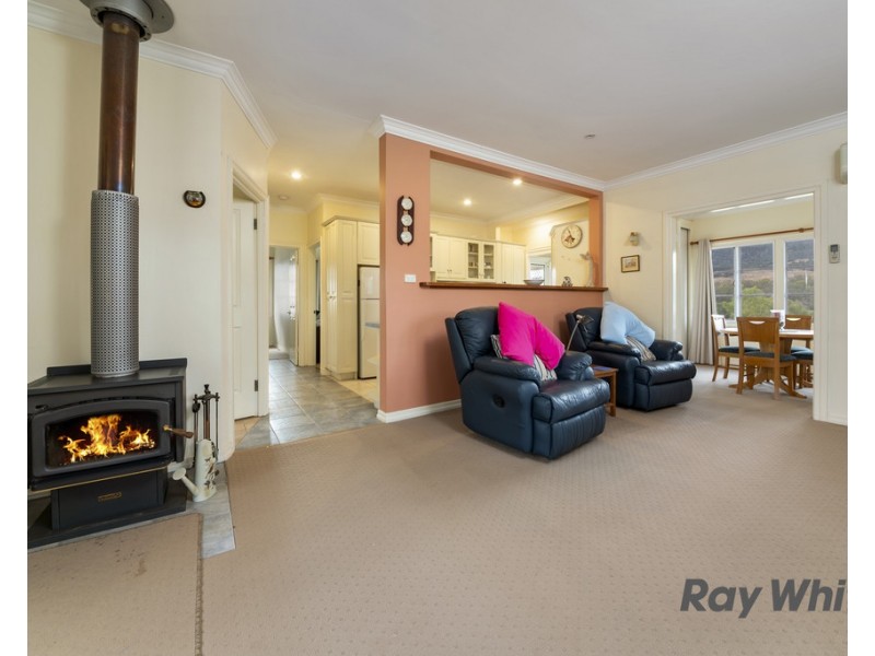 18 Roach St, Mount Colliery QLD 4370