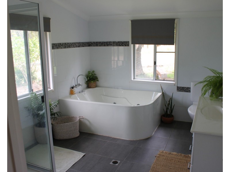126 Fontainbleau Road, Clifton QLD 4361