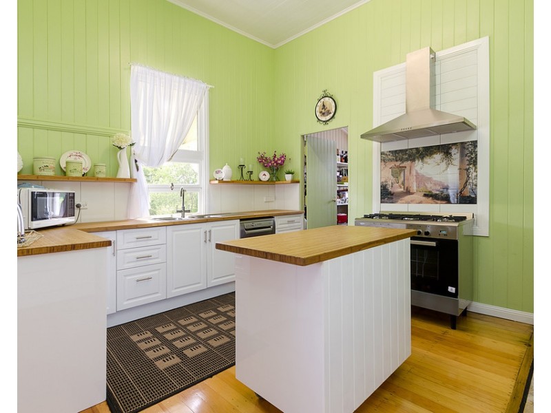 11 Wood Street, Warwick QLD 4370