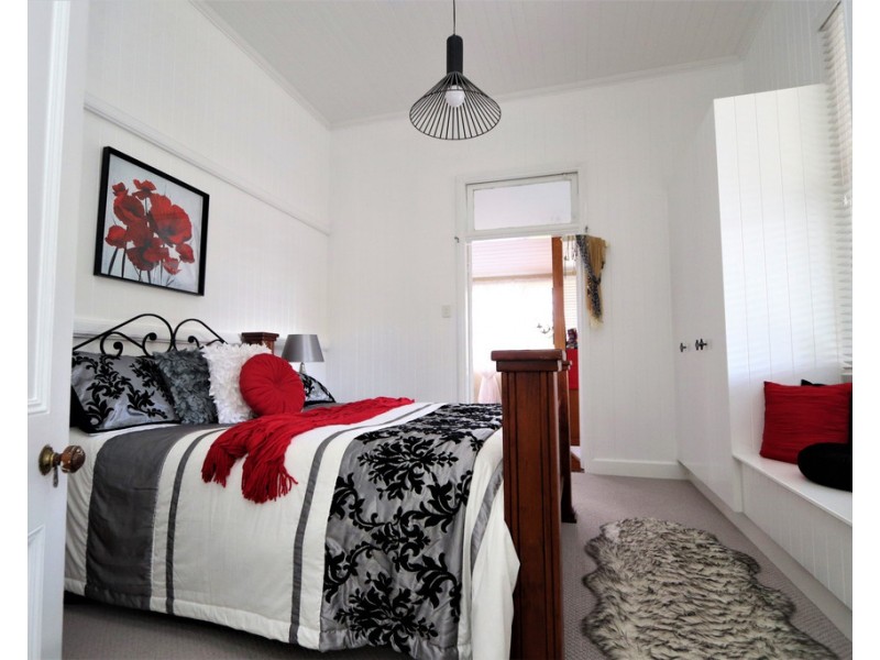 11 Wood Street, Warwick QLD 4370