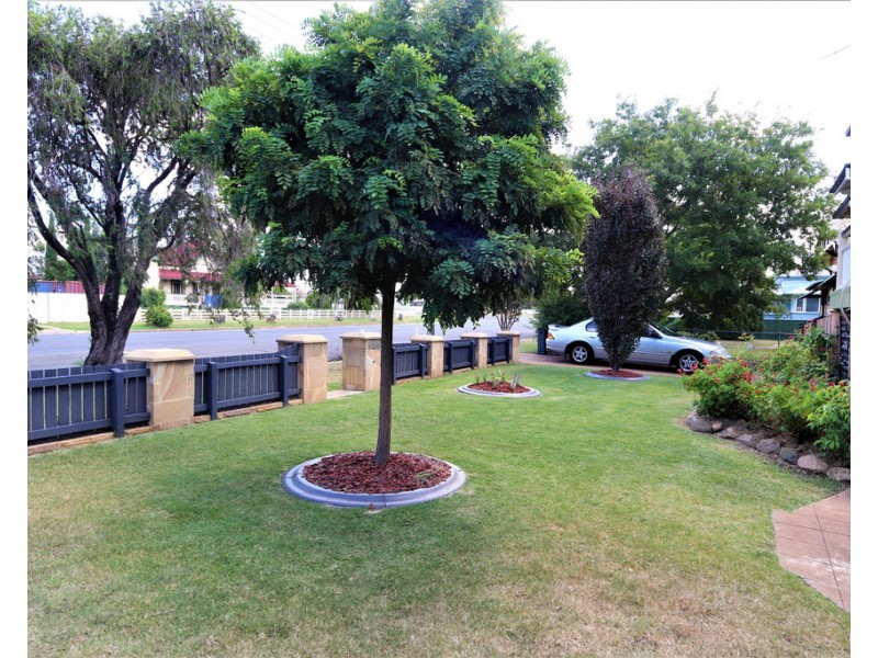 11 Wood Street, Warwick QLD 4370