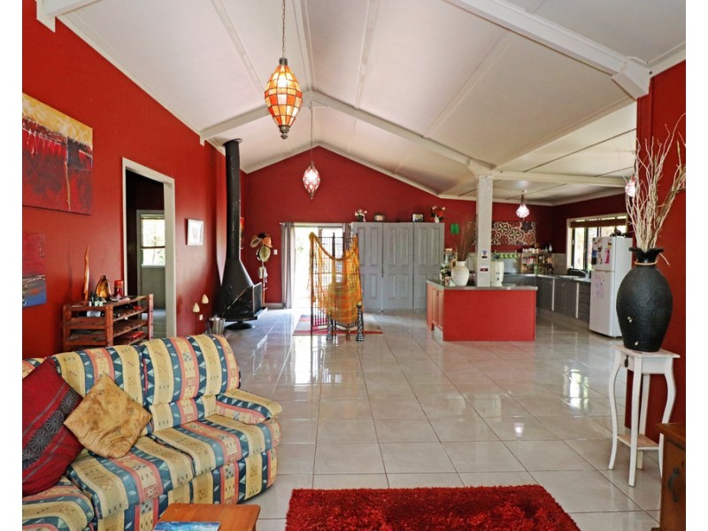11 Ahern Lane, Pratten QLD 4370