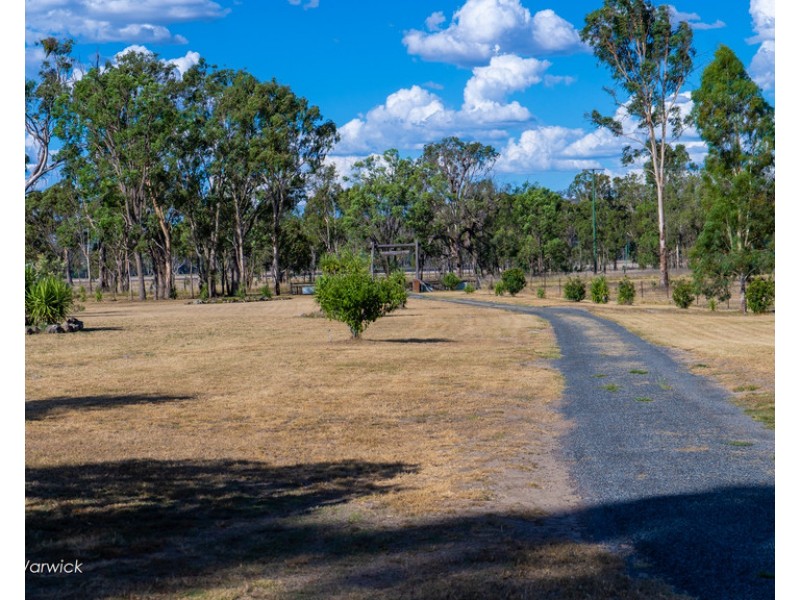 11 Ahern Lane, Pratten QLD 4370